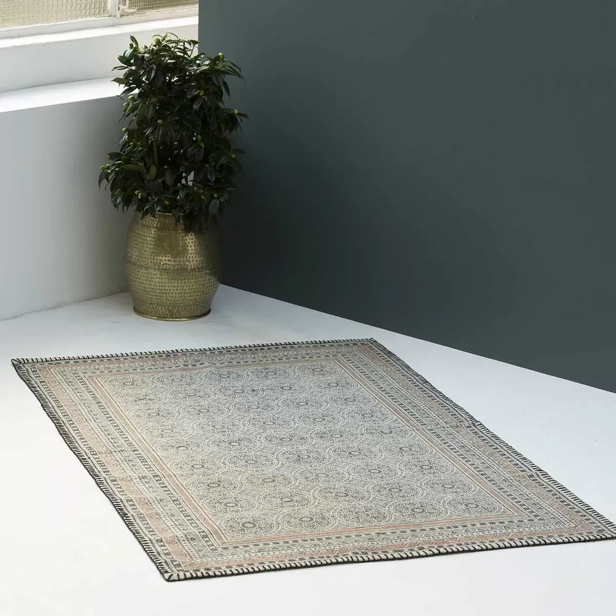 Illustration numéro 3 du produit Tapis en coton tissé main à motifs