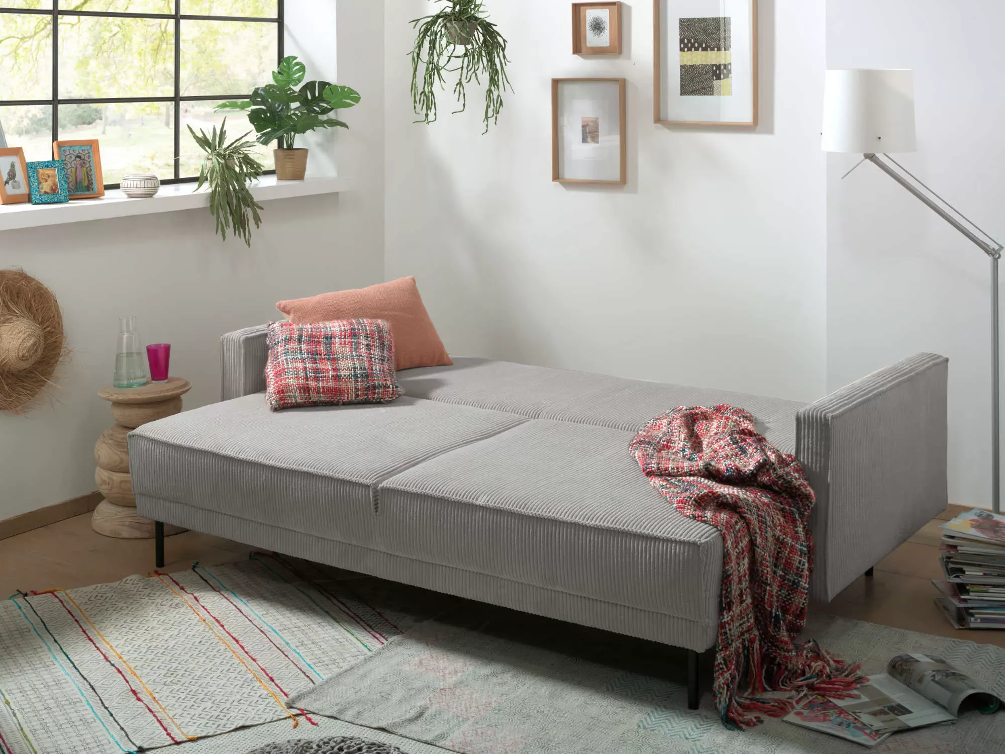 Illustration numéro 3 du produit Canapé droit convertible 3 places en velours côtelé gris clair