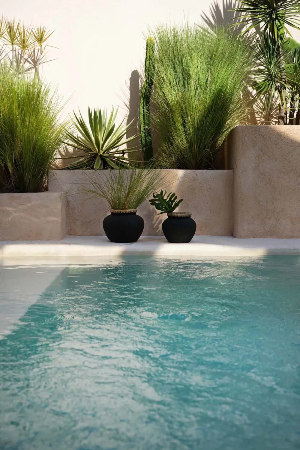 Illustration numéro 3 du produit Vase en terre cuite noir naturel h19