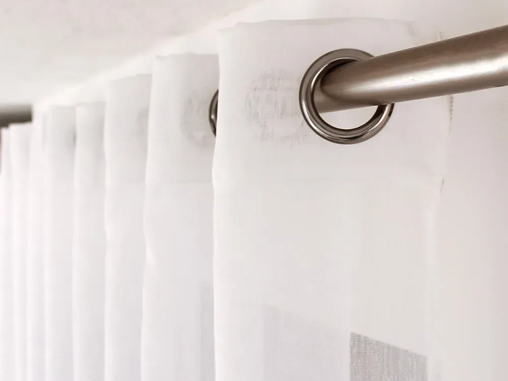 Illustration numéro 3 du produit Voilage uni en polyester sablé blanc 140x280 cm