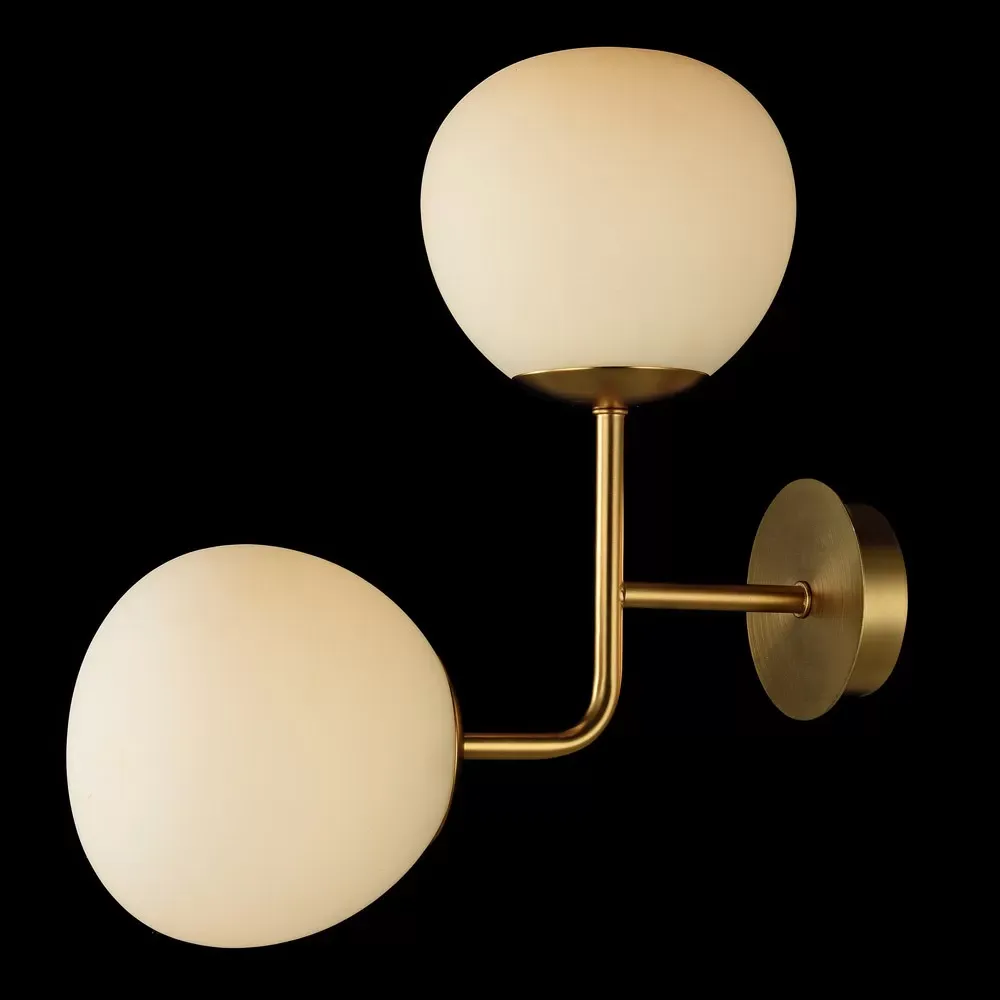 Illustration numéro 3 du produit Applique 2 lumières structure métal laiton et sphères en verre