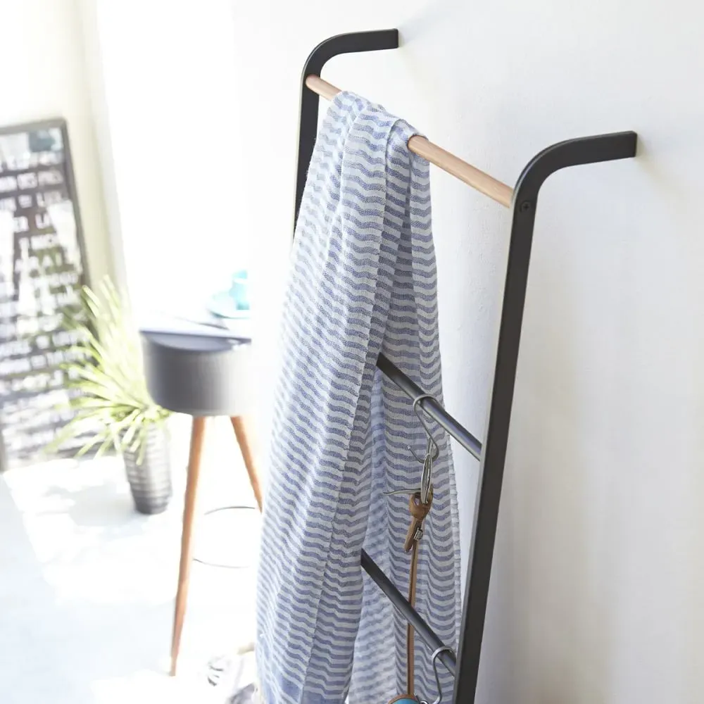 Illustration numéro 3 du produit Echelle porte serviettes - H160 cm - Noir