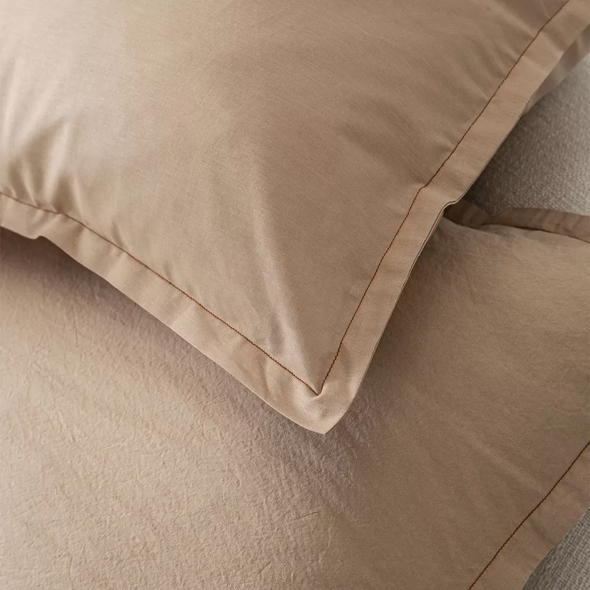 Illustration numéro 3 du produit Taie d'oreiller en coton sable 50x70 Made in France