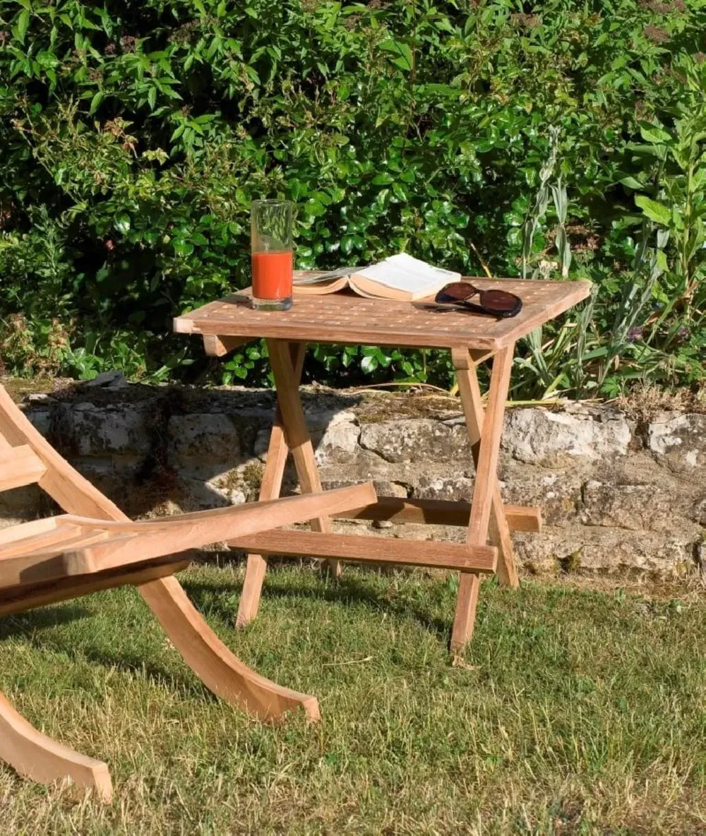 Illustration numéro 3 du produit Table basse pliante carrée de jardin en bois teck