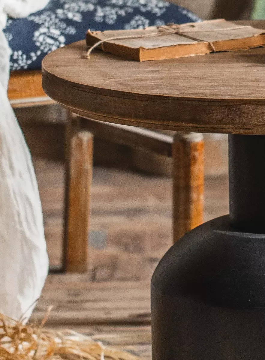 Illustration numéro 3 du produit Table basse en bois et métal noir D60