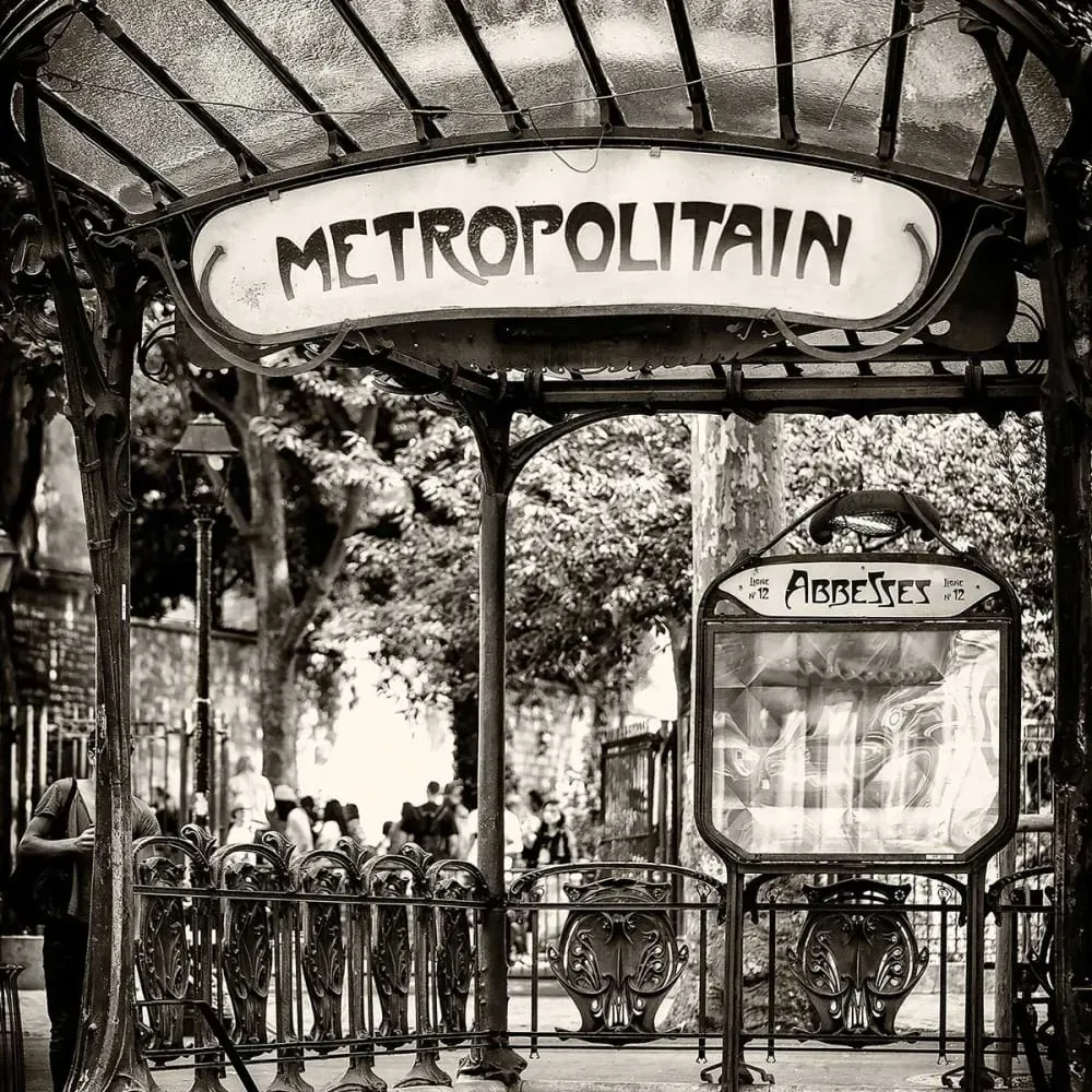 Illustration numéro 3 du produit Affiche Paris metro abbesses par hugonnard avec cadre noir 40x60 cm