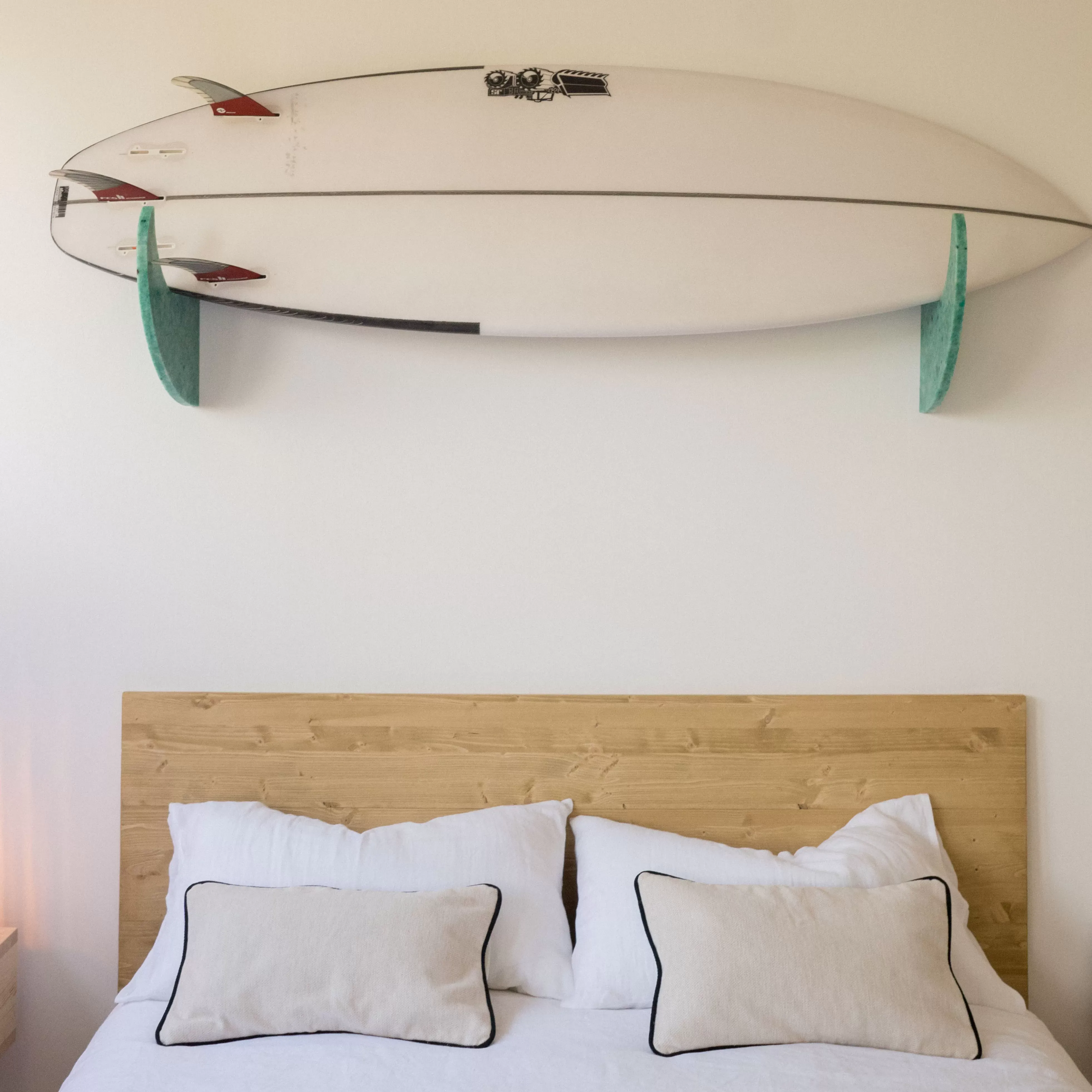 Illustration numéro 3 du produit Tête de lit en bois massif de couleur naturel pour lit 135 cm