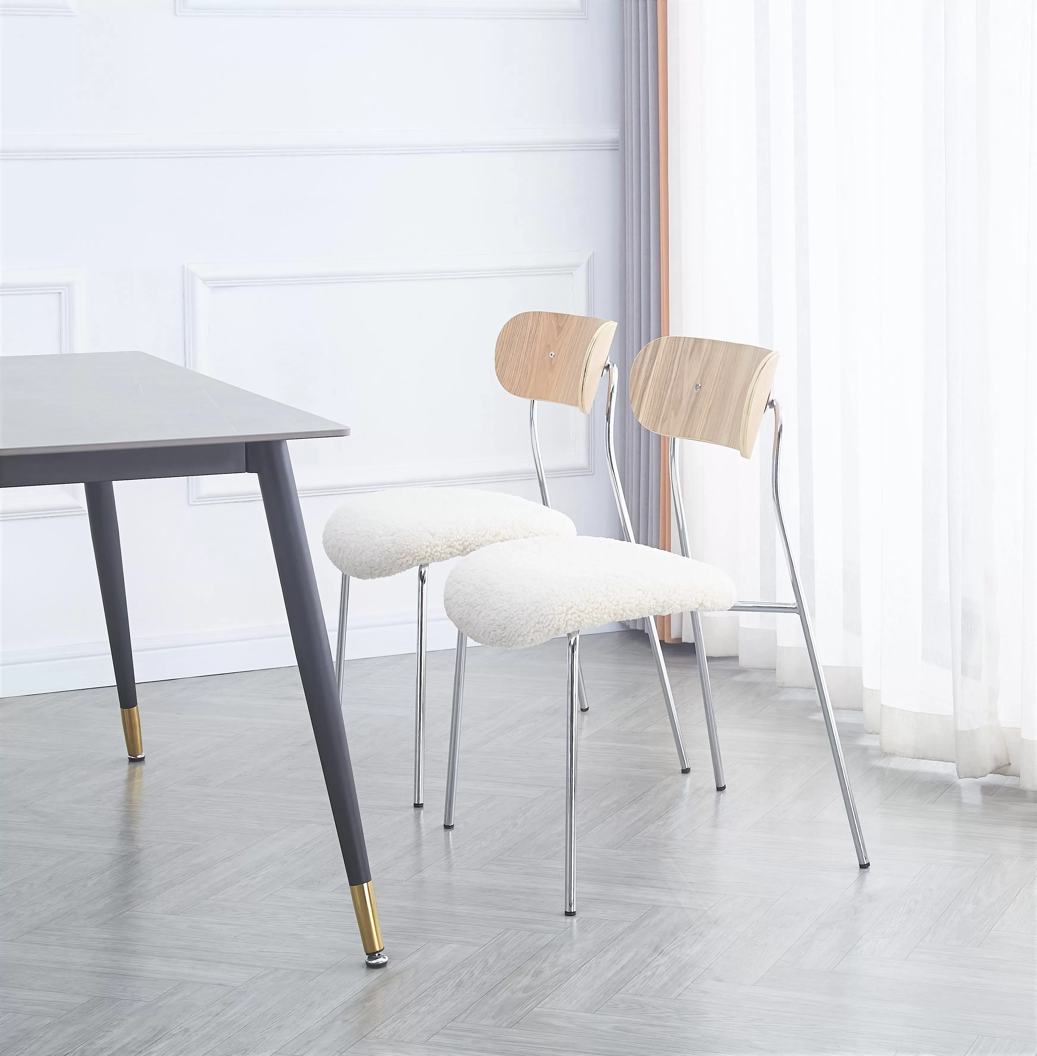 Illustration numéro 3 du produit Lot de 2 chaises industrielles en métal et bouclettes blanc