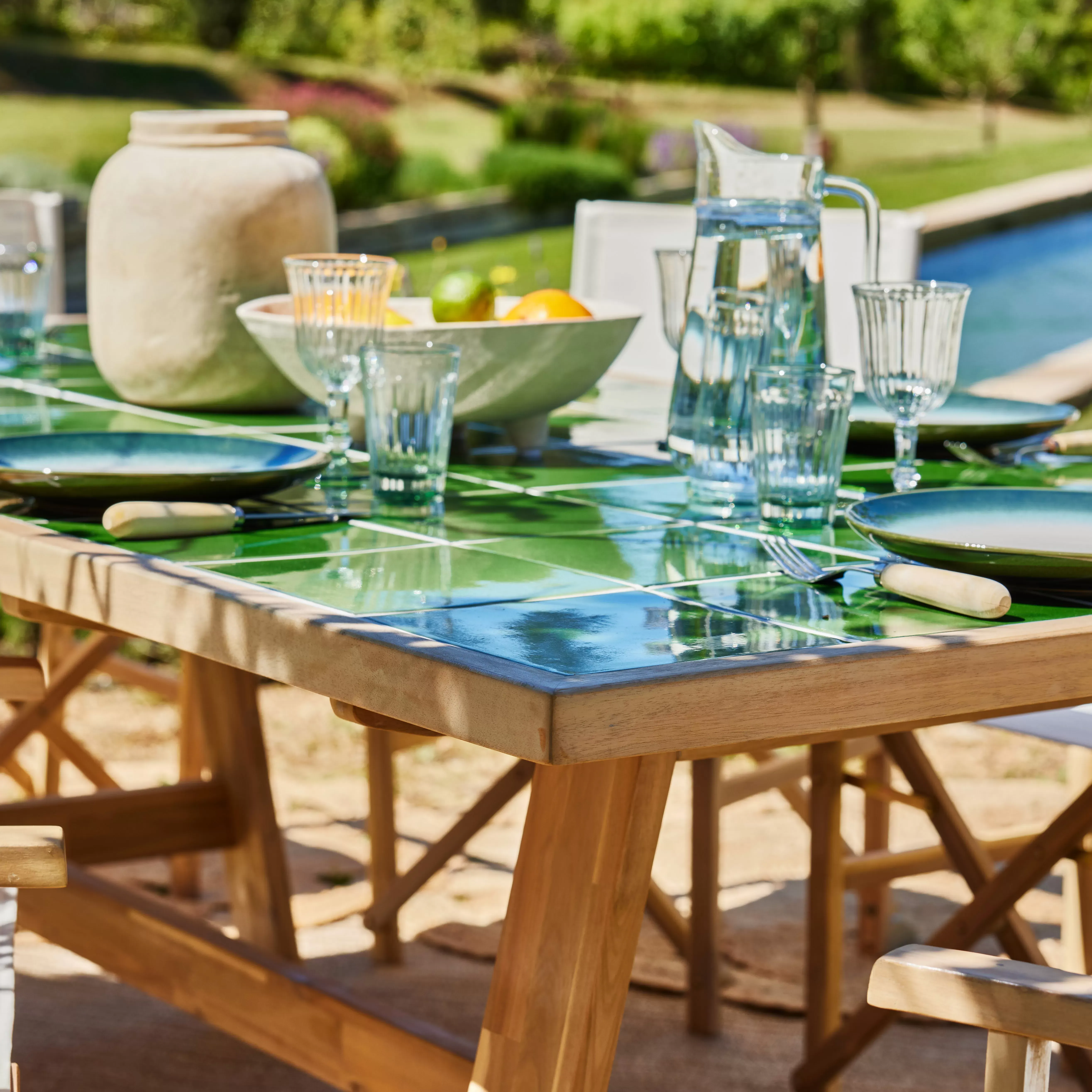 Illustration numéro 3 du produit Ensemble table en bois et céramique verte 205x105 + 6 fauteuils