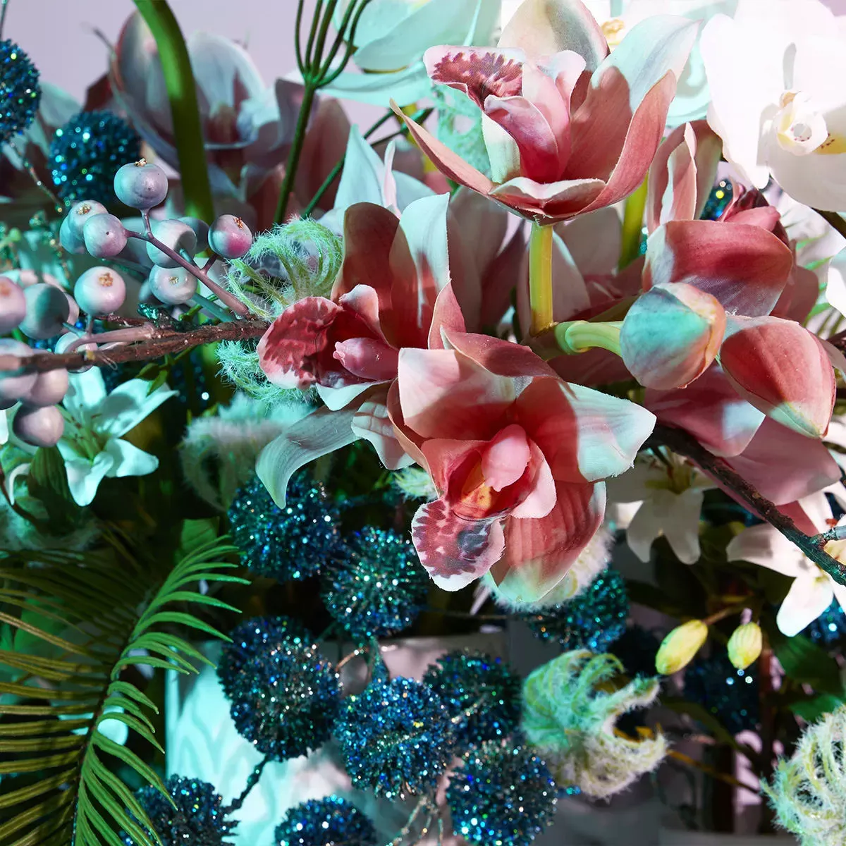 Illustration numéro 3 du produit Branche de baies artificielle bleue pâle H75