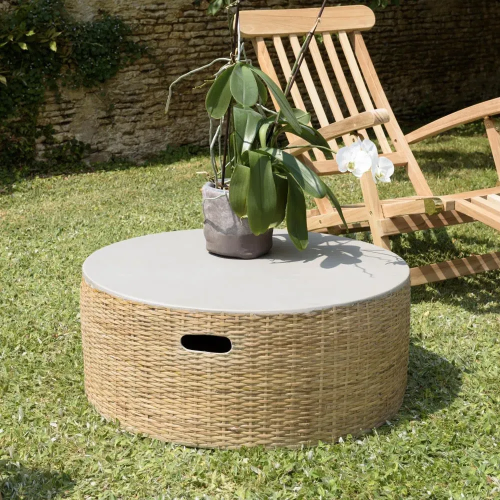 Illustration numéro 3 du produit Table basse ronde plateau en béton socle en bambou naturel