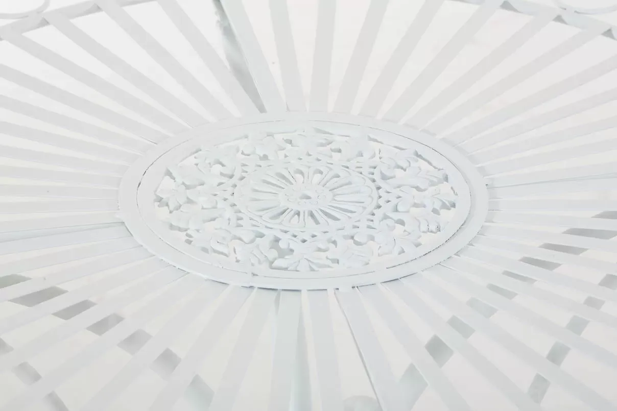 Illustration numéro 3 du produit Table de jardin avec plateau rond en métal Blanc