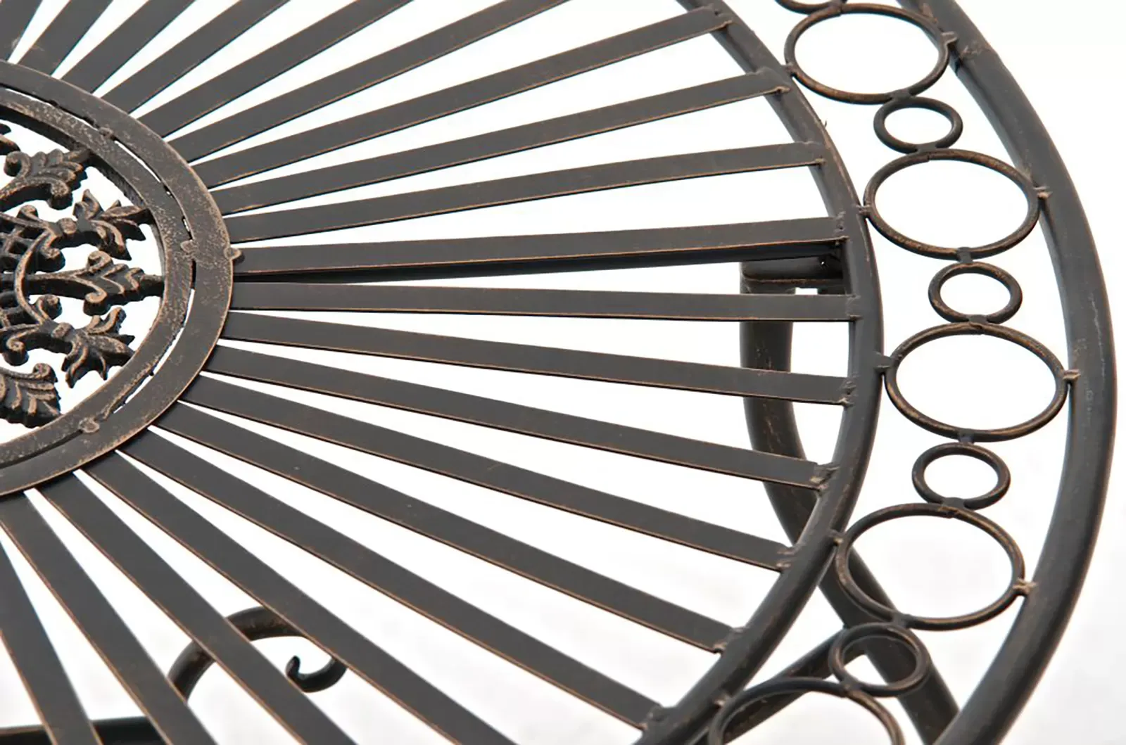 Illustration numéro 3 du produit Table de jardin avec plateau rond en métal Bronze