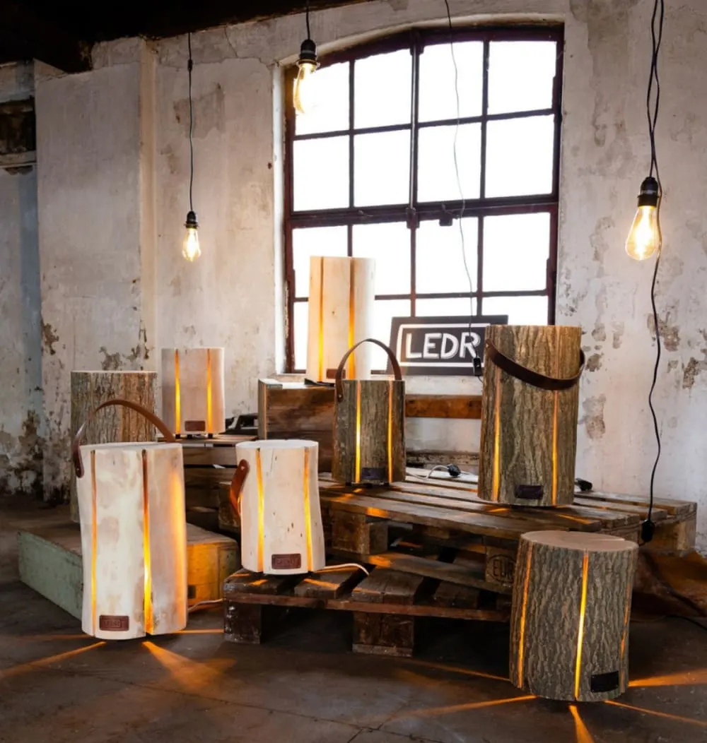 Illustration numéro 3 du produit Lampe en bois de Cerisier clair