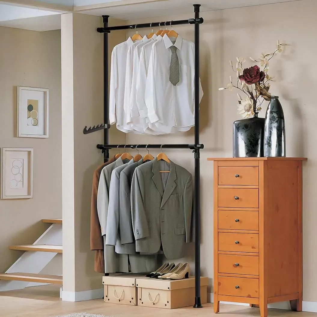 Illustration numéro 3 du produit Télescopique garde-robe en métal noir