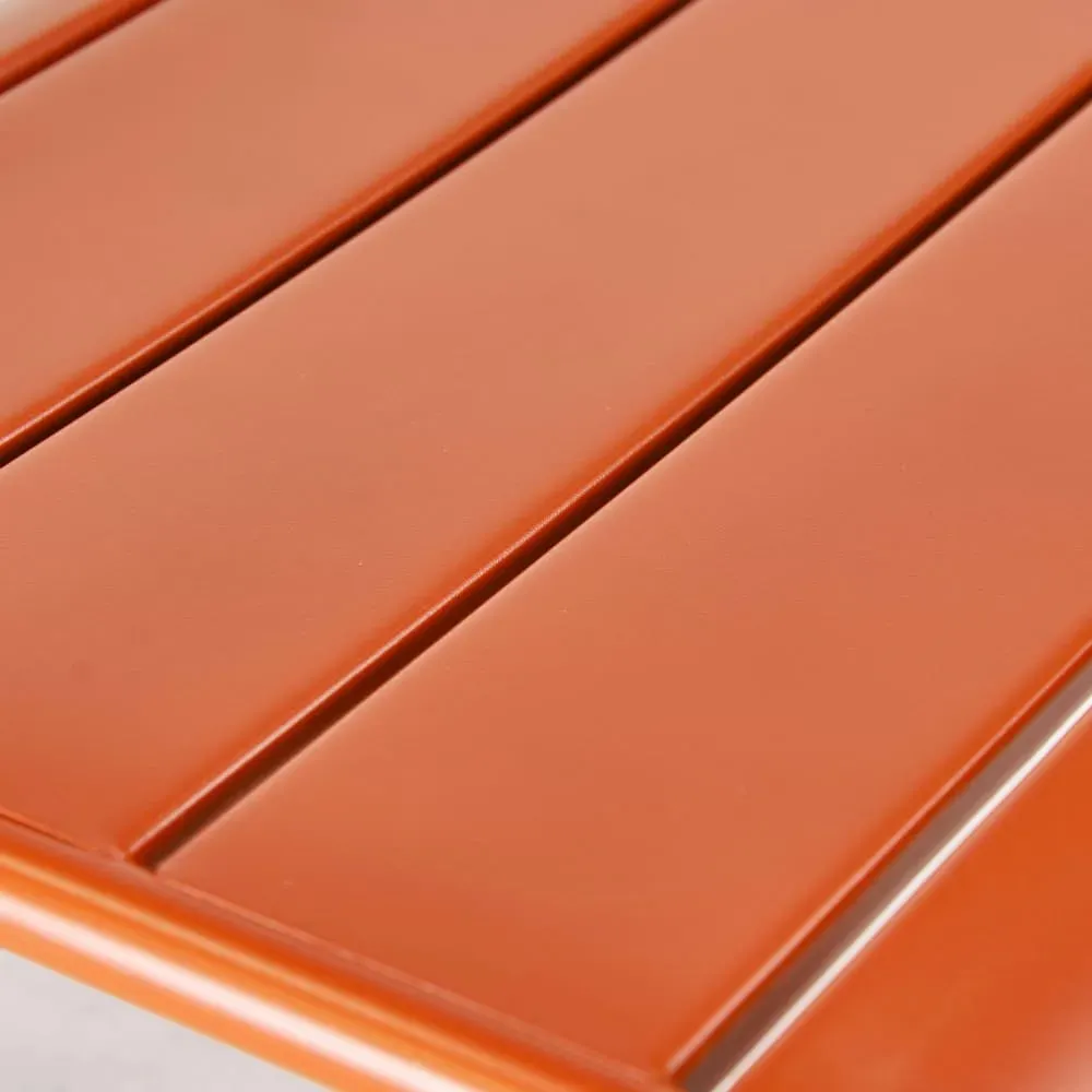 Illustration numéro 3 du produit Repose pied en métal orange