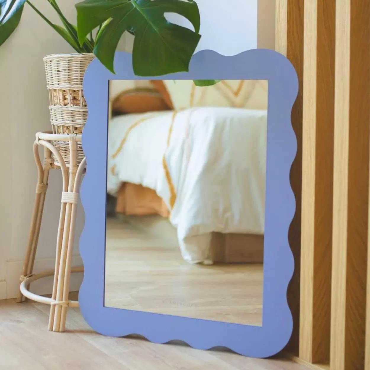 Illustration numéro 3 du produit Miroir Mural Asymétrique Métal 65x50x2,5cm Bleu