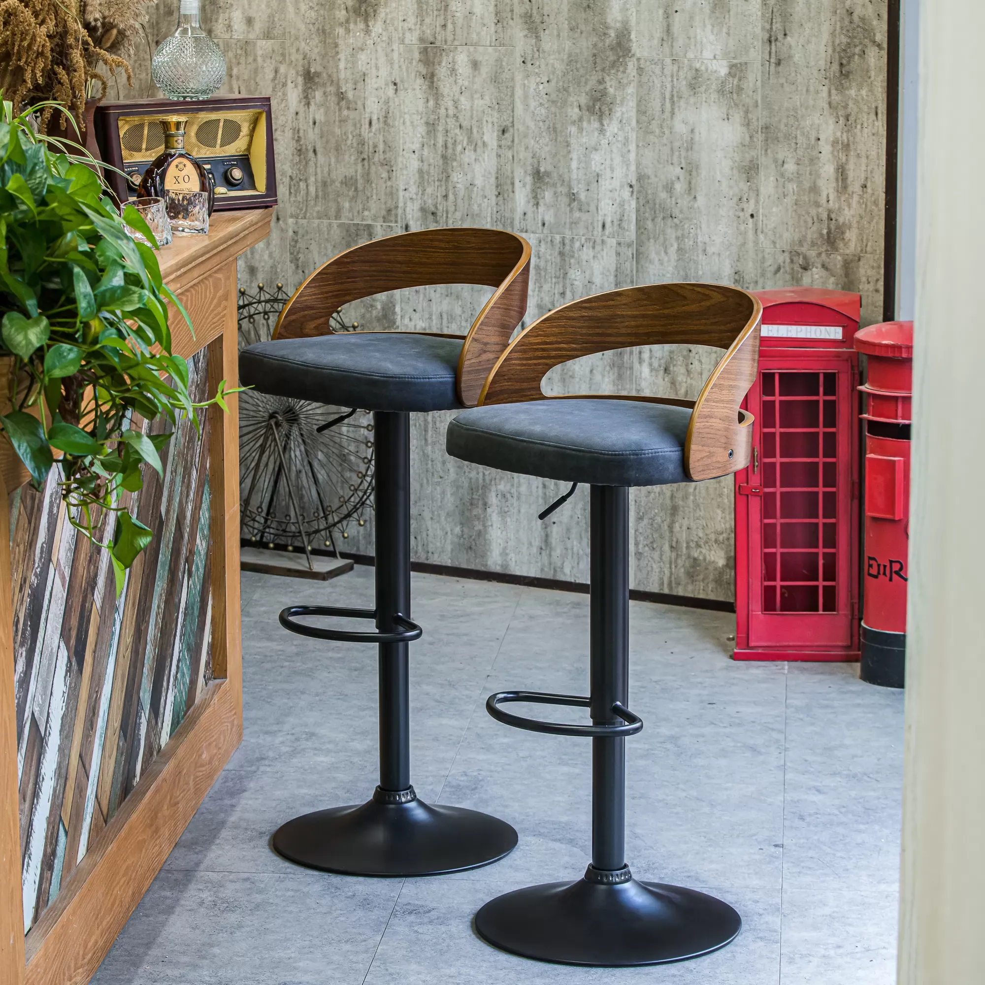 Illustration numéro 3 du produit Lot de 2 tabourets de bar en frêne et simili cuir