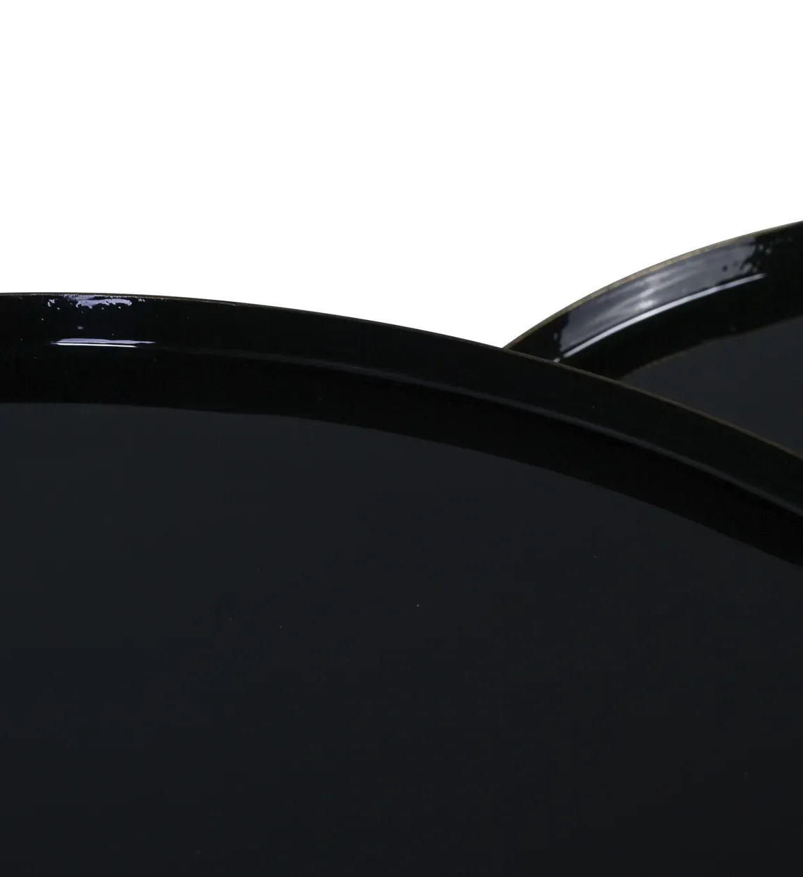 Illustration numéro 3 du produit Set de 2 tables d'appoint en fer doré