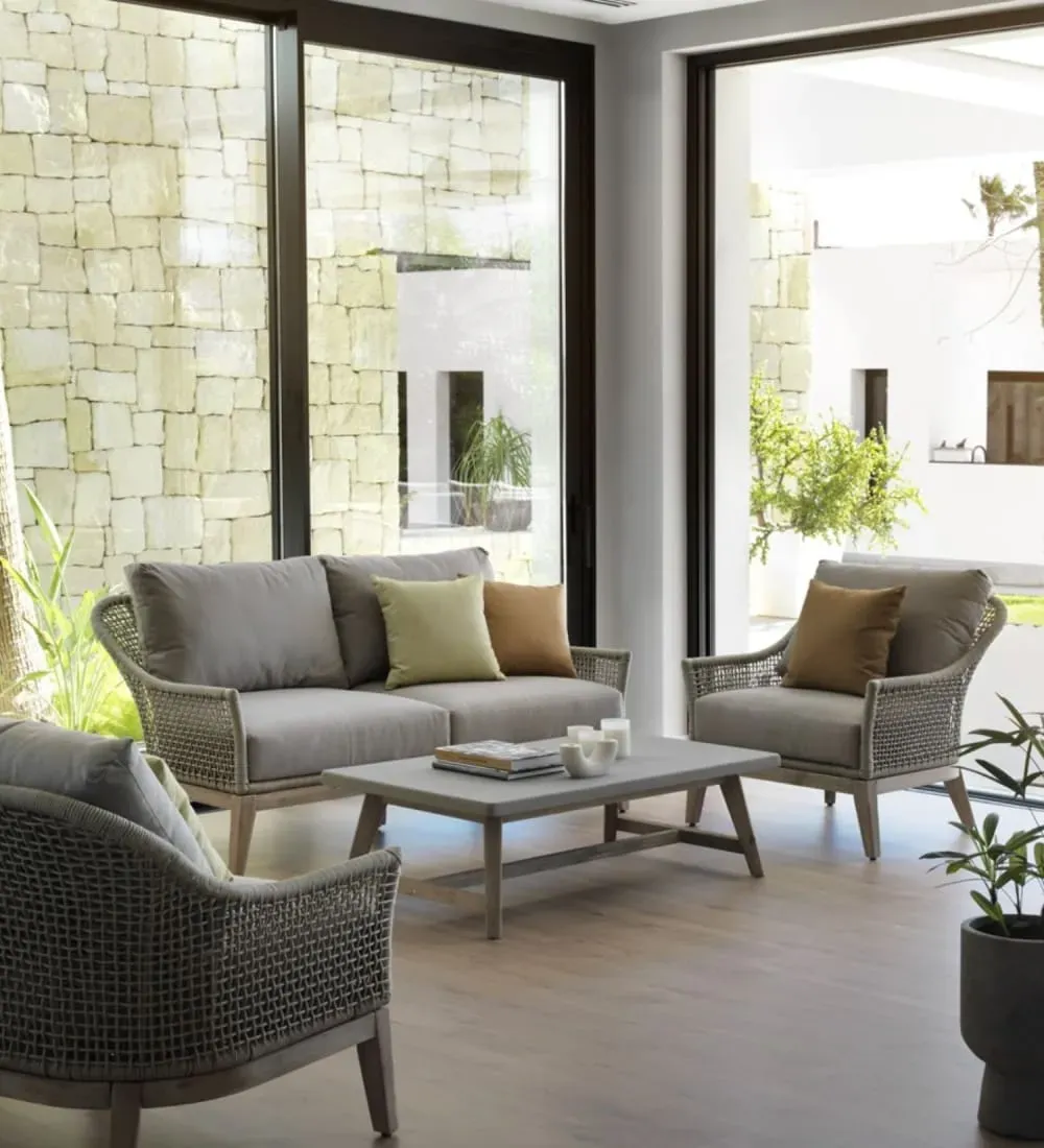 Illustration numéro 3 du produit Table basse en acacia avec plateau en ciment gris clair 70x120 cm