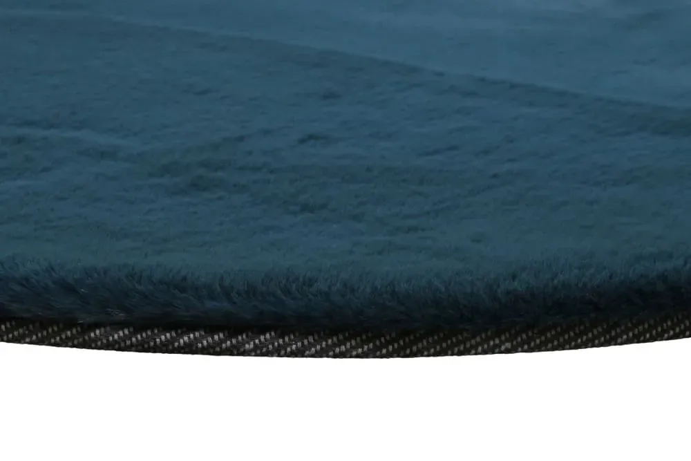 Illustration numéro 3 du produit Tapis effet peau de lapin doux tufté pétrole pour salon 150 rd.