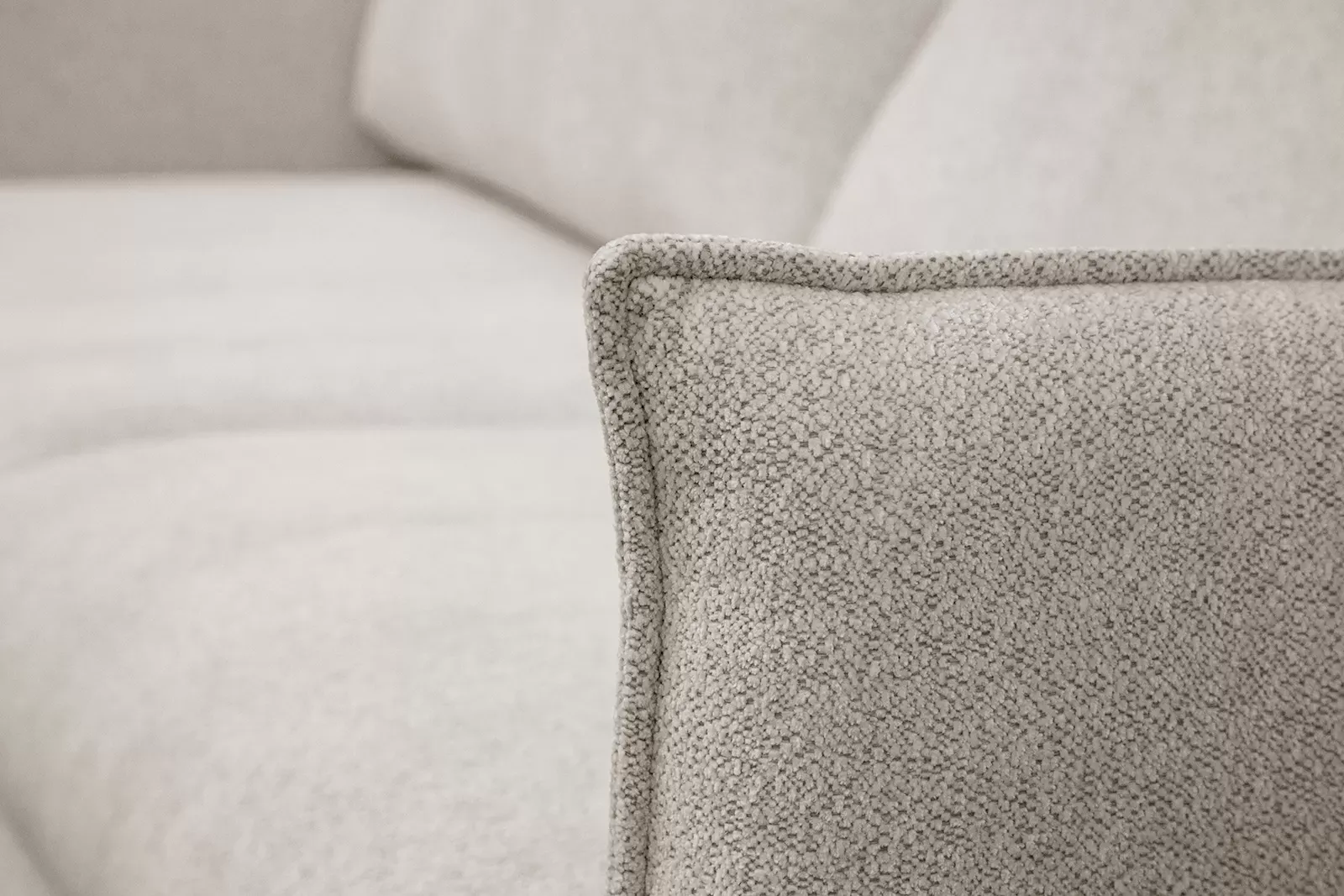 Illustration numéro 3 du produit Canapé droit 3 places tissu beige clair