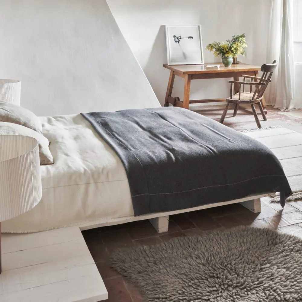 Illustration numéro 3 du produit Tapis en laine laineux - mouton gris 75x110 cm