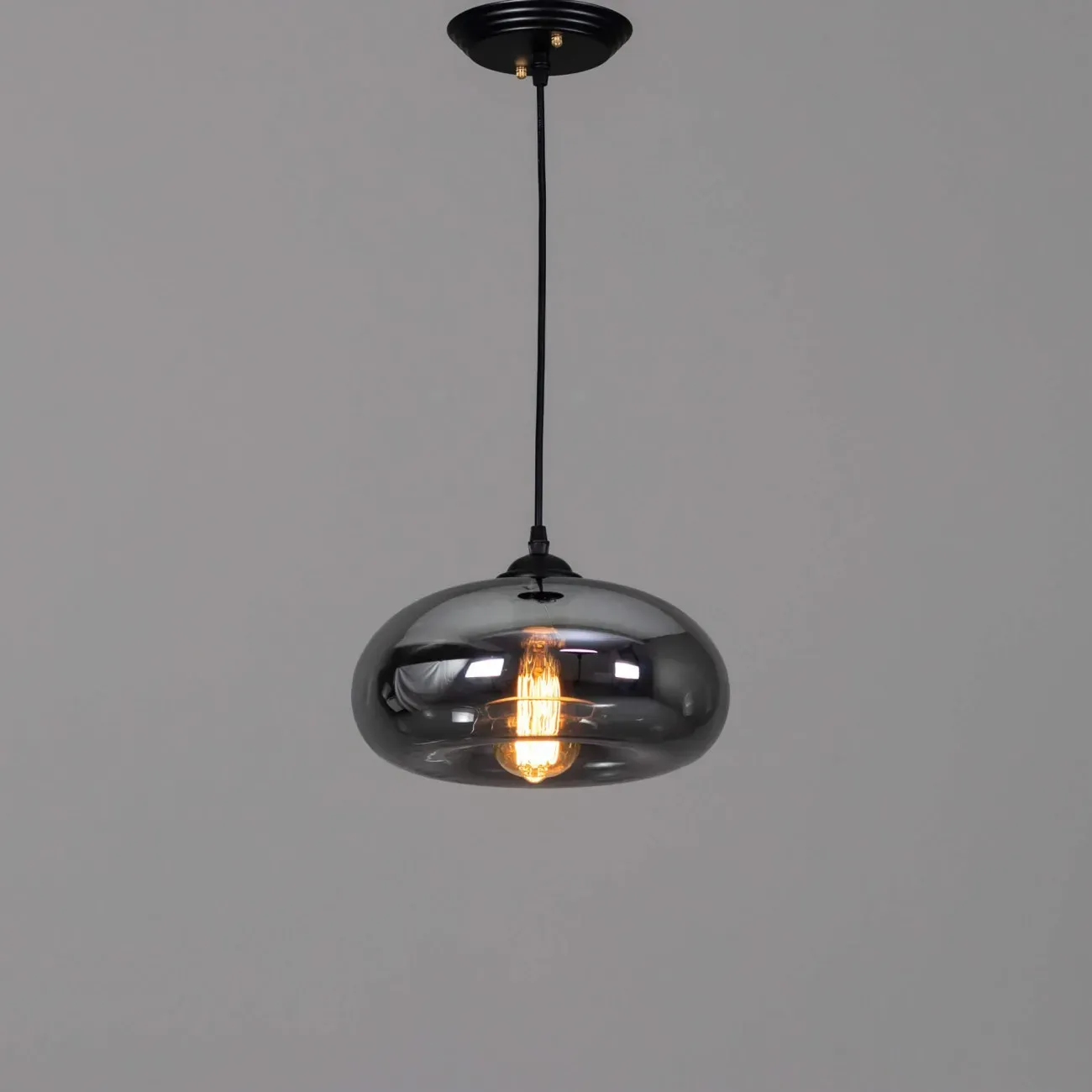 Illustration numéro 3 du produit Suspension en verre Gris fumé 28 cm
