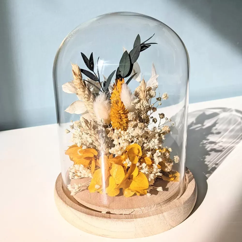 Illustration numéro 3 du produit Cloche de fleurs séchées jaune Georgette