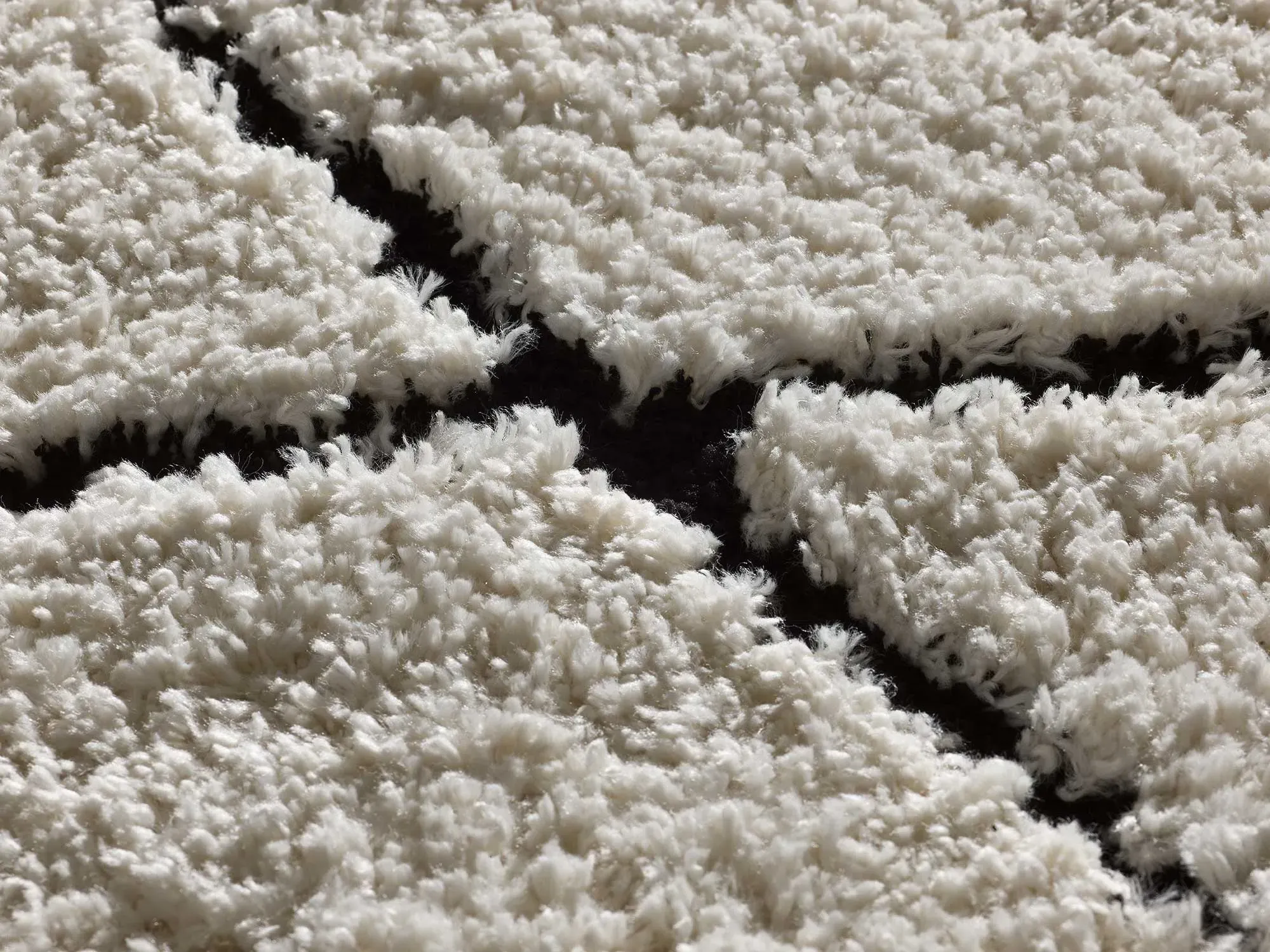 Illustration numéro 3 du produit Tapis shaggy scandinave crème/noir 160x230 cm