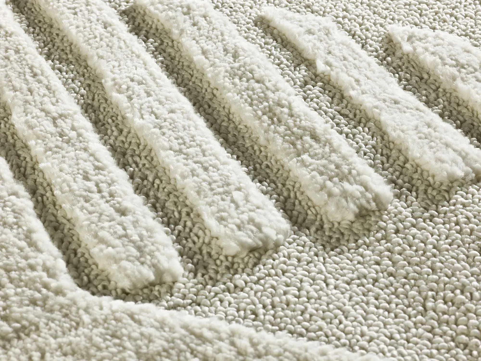 Illustration numéro 3 du produit Tapis à relief à poils longs crème 80x150 cm