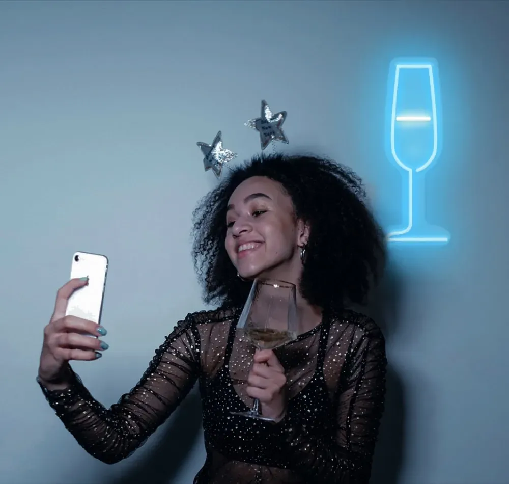 Illustration numéro 3 du produit Eclairage néon champagne