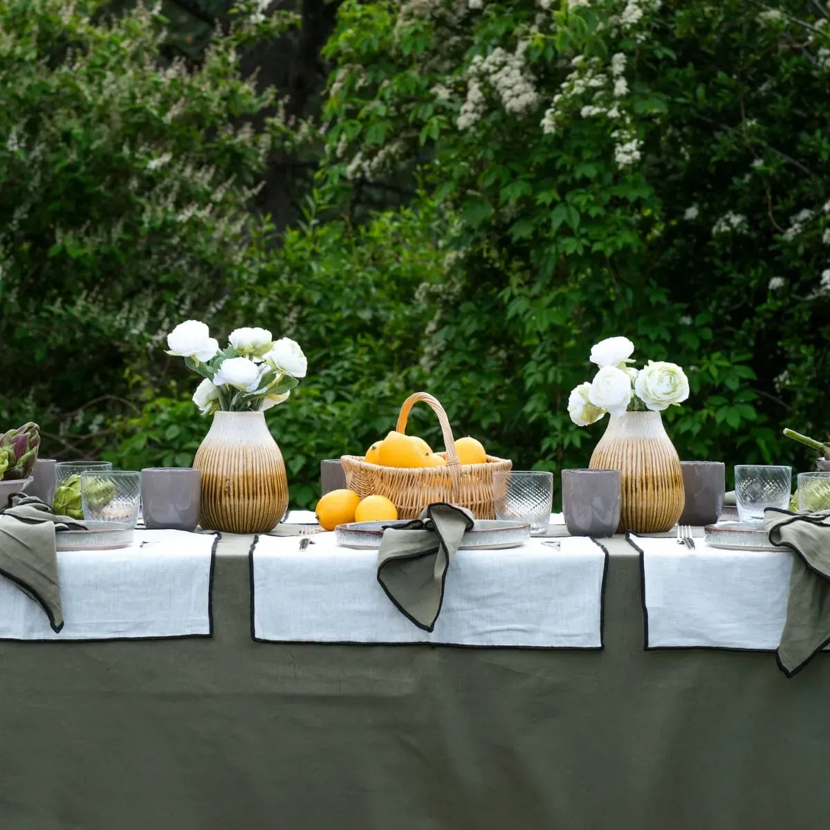 Illustration numéro 3 du produit Tige de renoncule ouverte artificielle rose H40