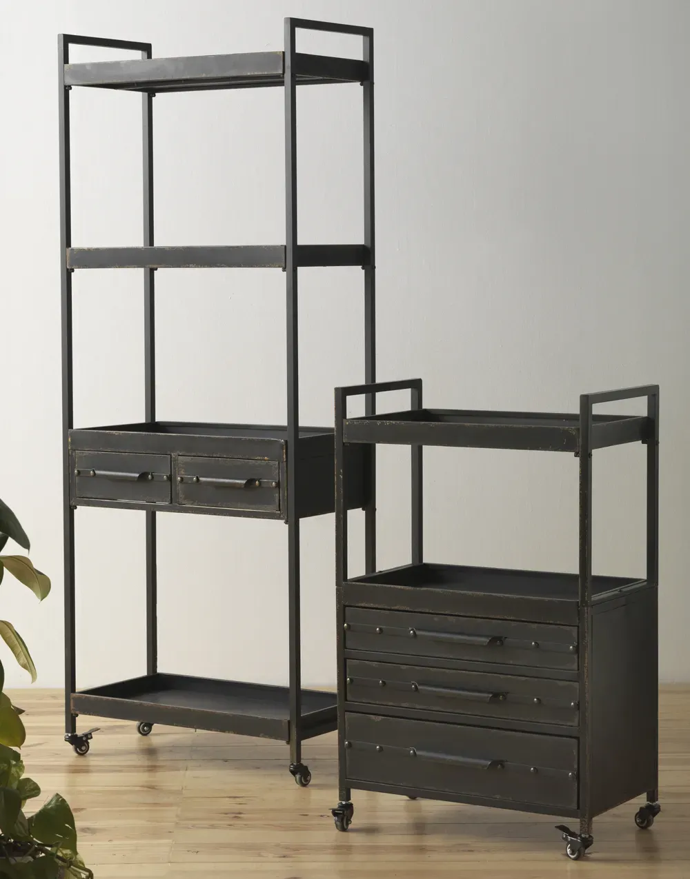 Illustration numéro 3 du produit Bureau 4 tiroirs structure métal