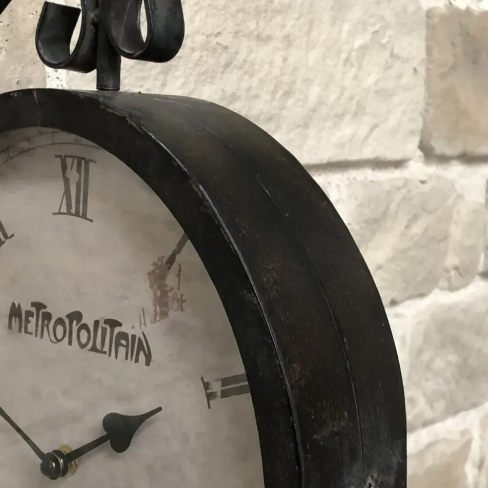 Illustration numéro 3 du produit Horloge murale décorative gare double face vintage métal gris 48cm