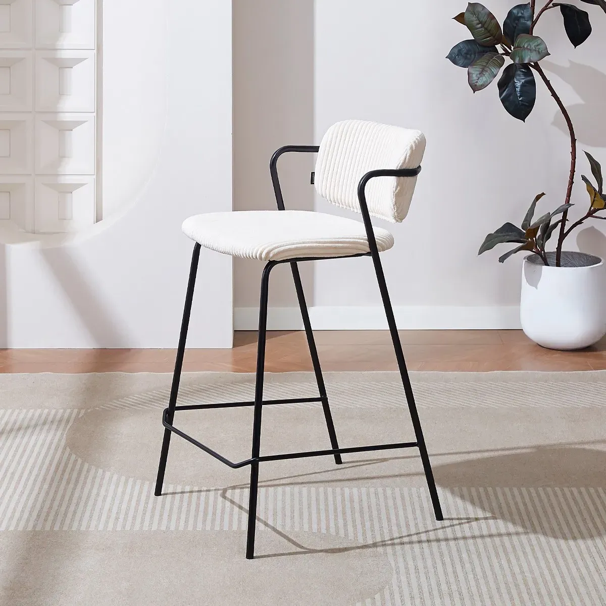 Illustration numéro 3 du produit Lot de 2 tabourets de bar en velours côtelé beige