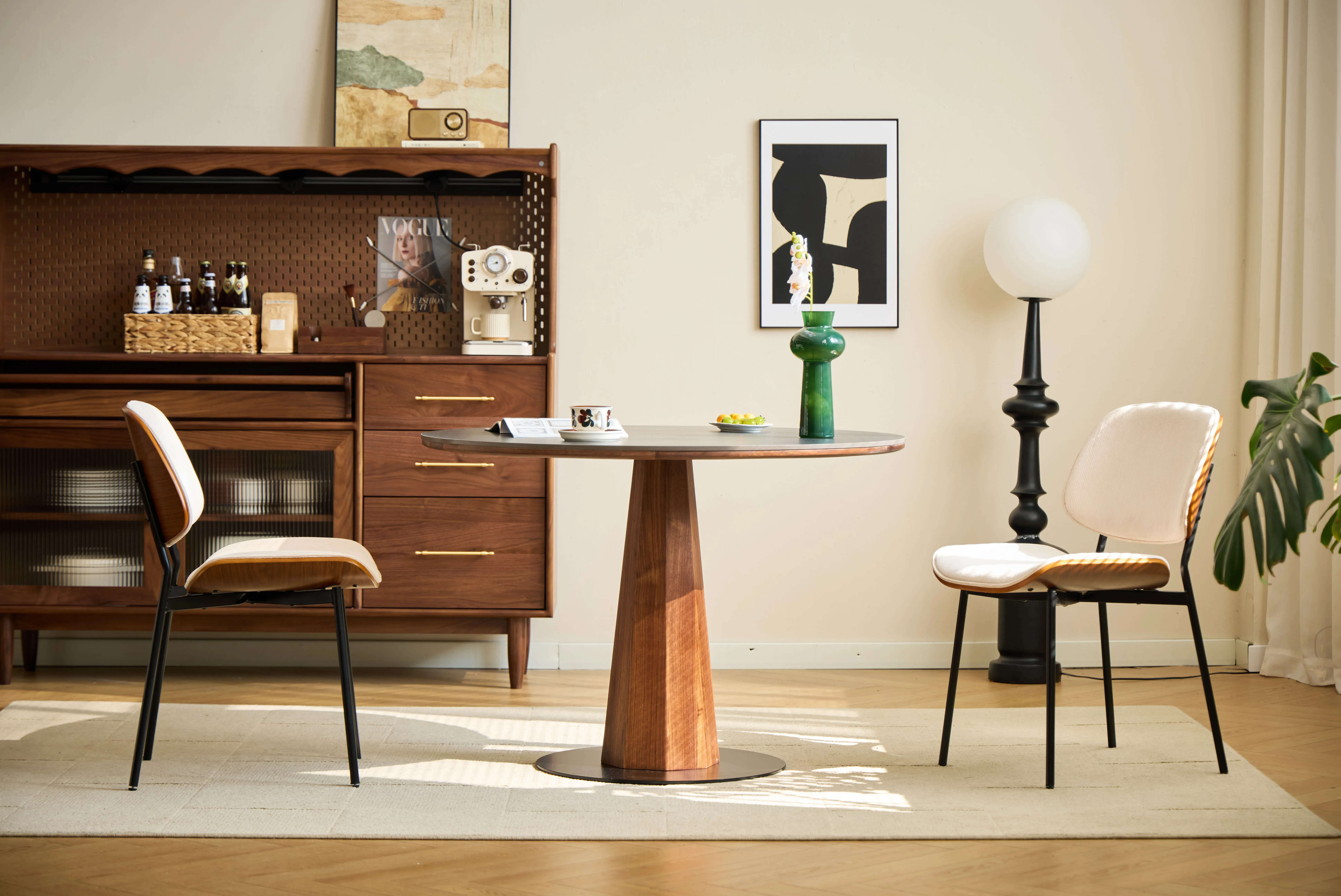 Illustration numéro 3 du produit Lot de 2 chaises industrielles en métal et velours côtelé beige