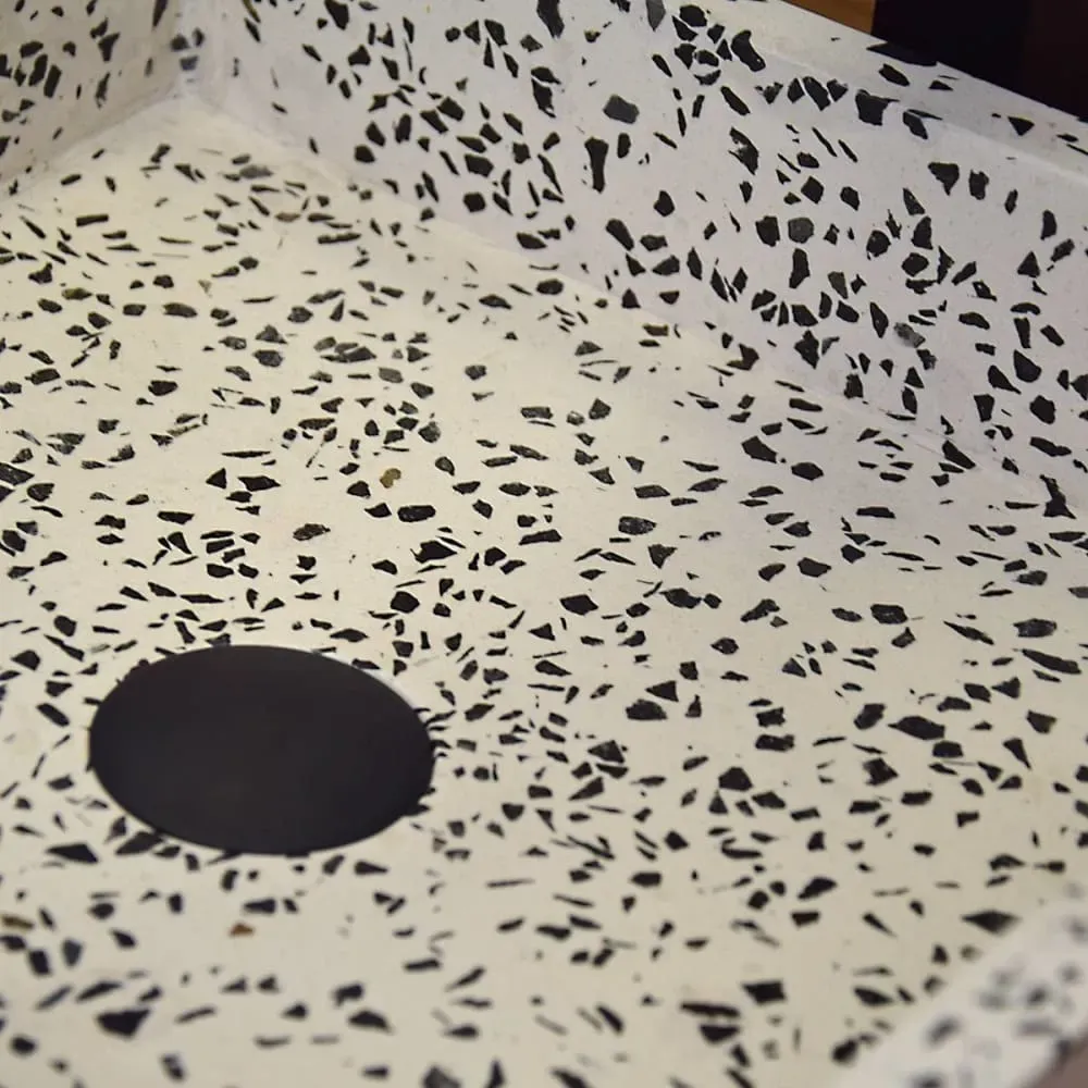Illustration numéro 3 du produit Vasque à poser en terrazzo crème 40 × 40