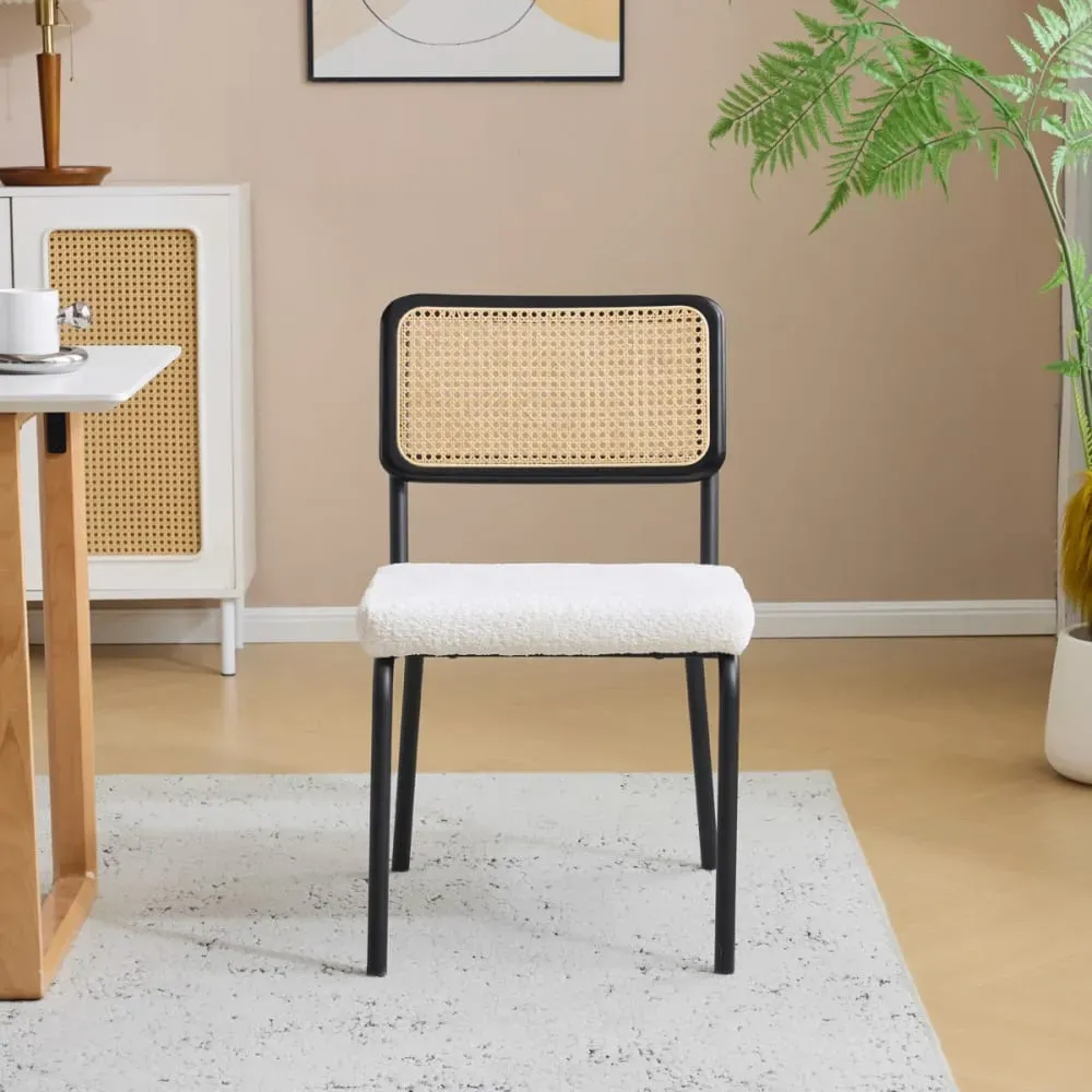 Illustration numéro 3 du produit Lot de 2 chaises noires, cannage et tissu bouclé écru