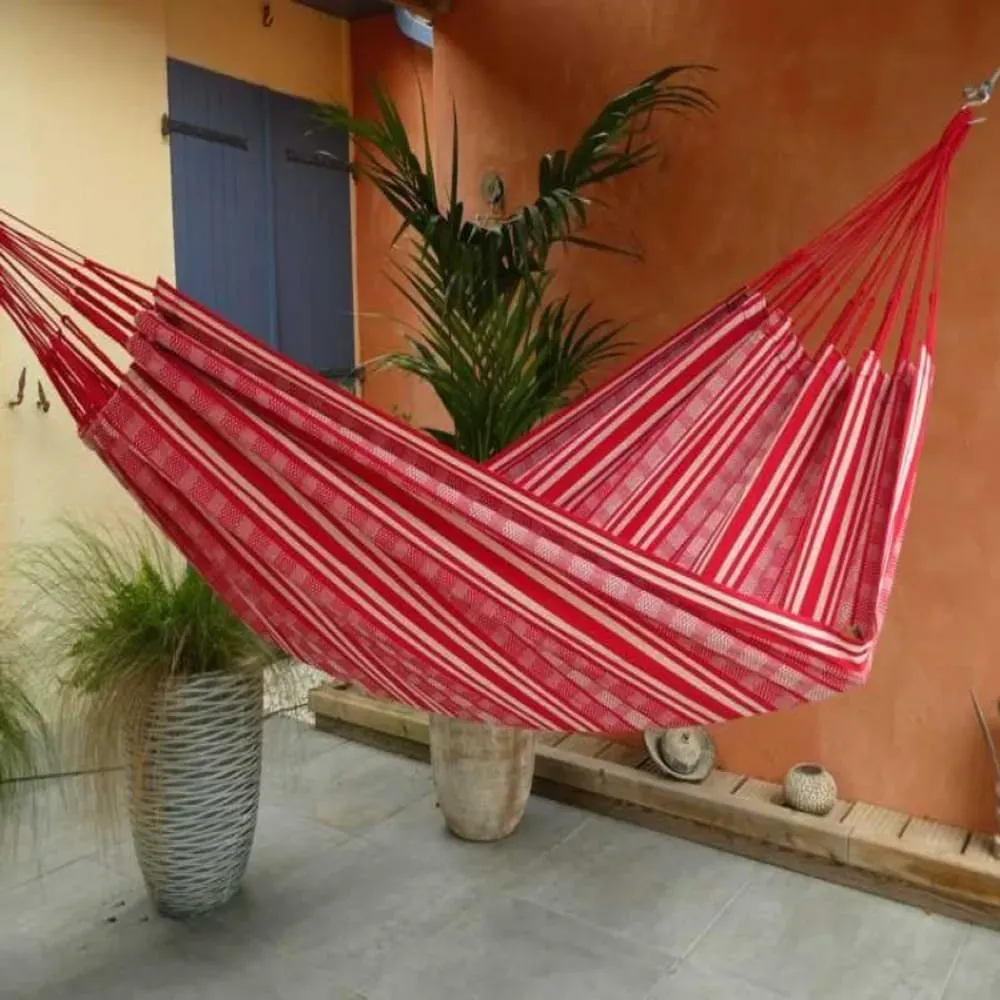 Illustration numéro 3 du produit Hamac XL en coton rouge et blanc