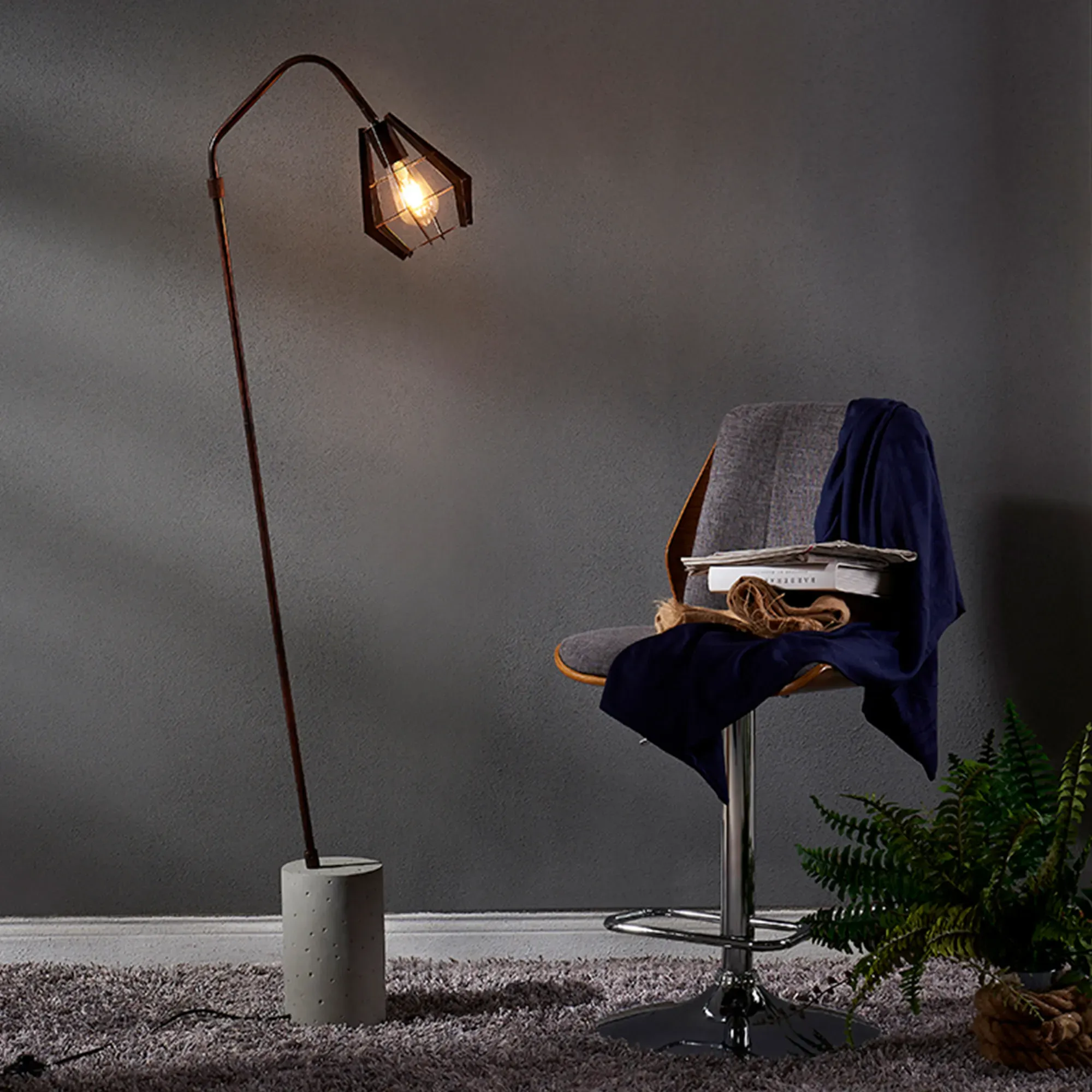 Illustration numéro 3 du produit Lampadaire de travail en métal gris
