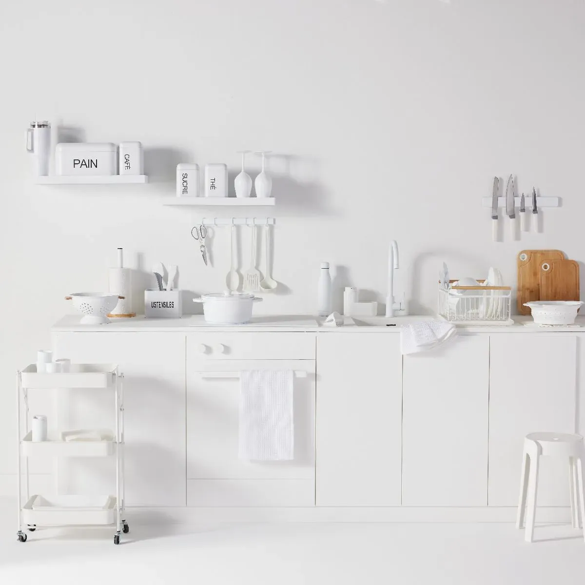 Illustration numéro 3 du produit Lot de 2 planches à découper en bois et silicone  28x20cm