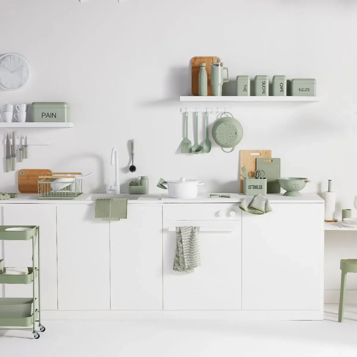 Illustration numéro 3 du produit Lot de 2 planches à découper en bois et silicone  29x20cm