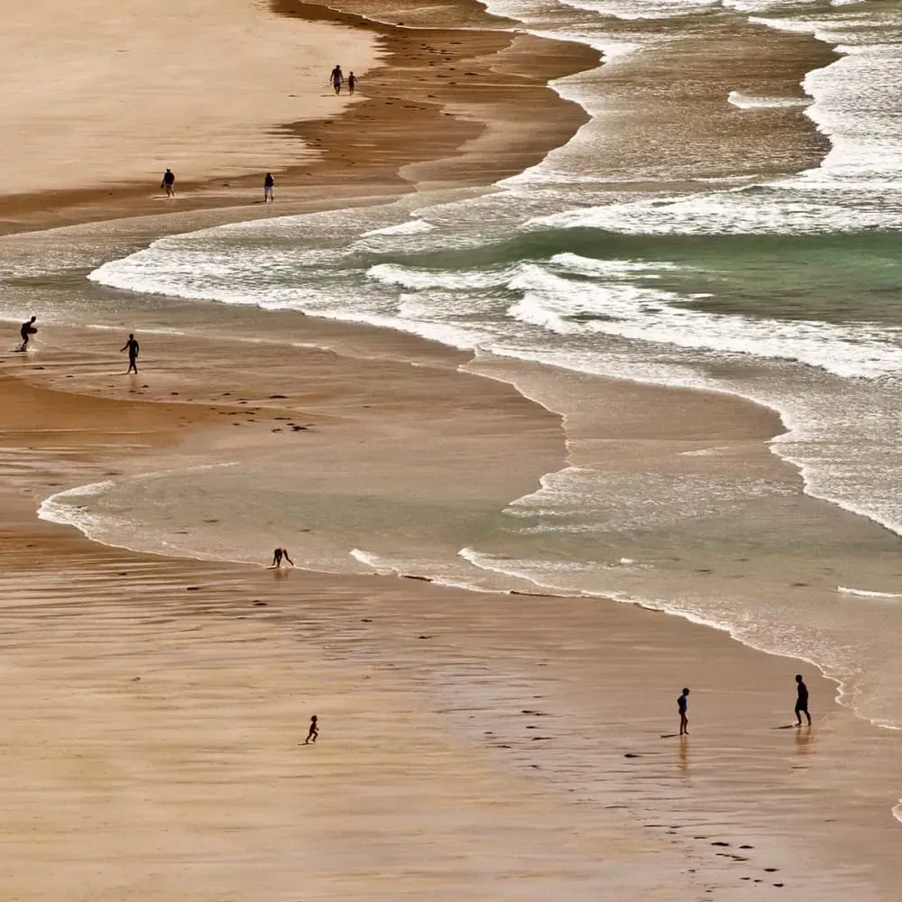 Illustration numéro 3 du produit Tableau bonheur vacances à la mer impression sur aluminium 90x60 cm