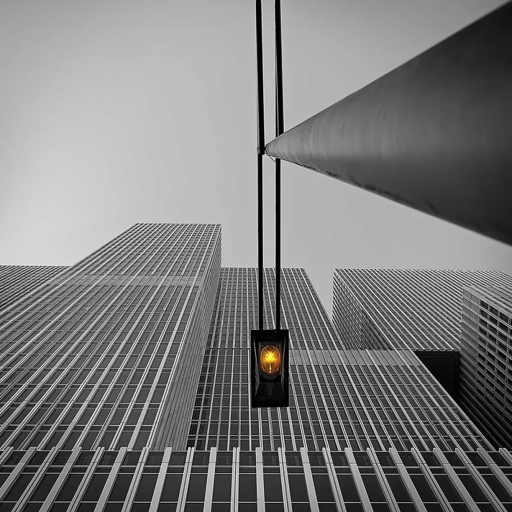 Illustration numéro 3 du produit Tableau déco ville feu jaune imprimé sur toile 90x60 cm