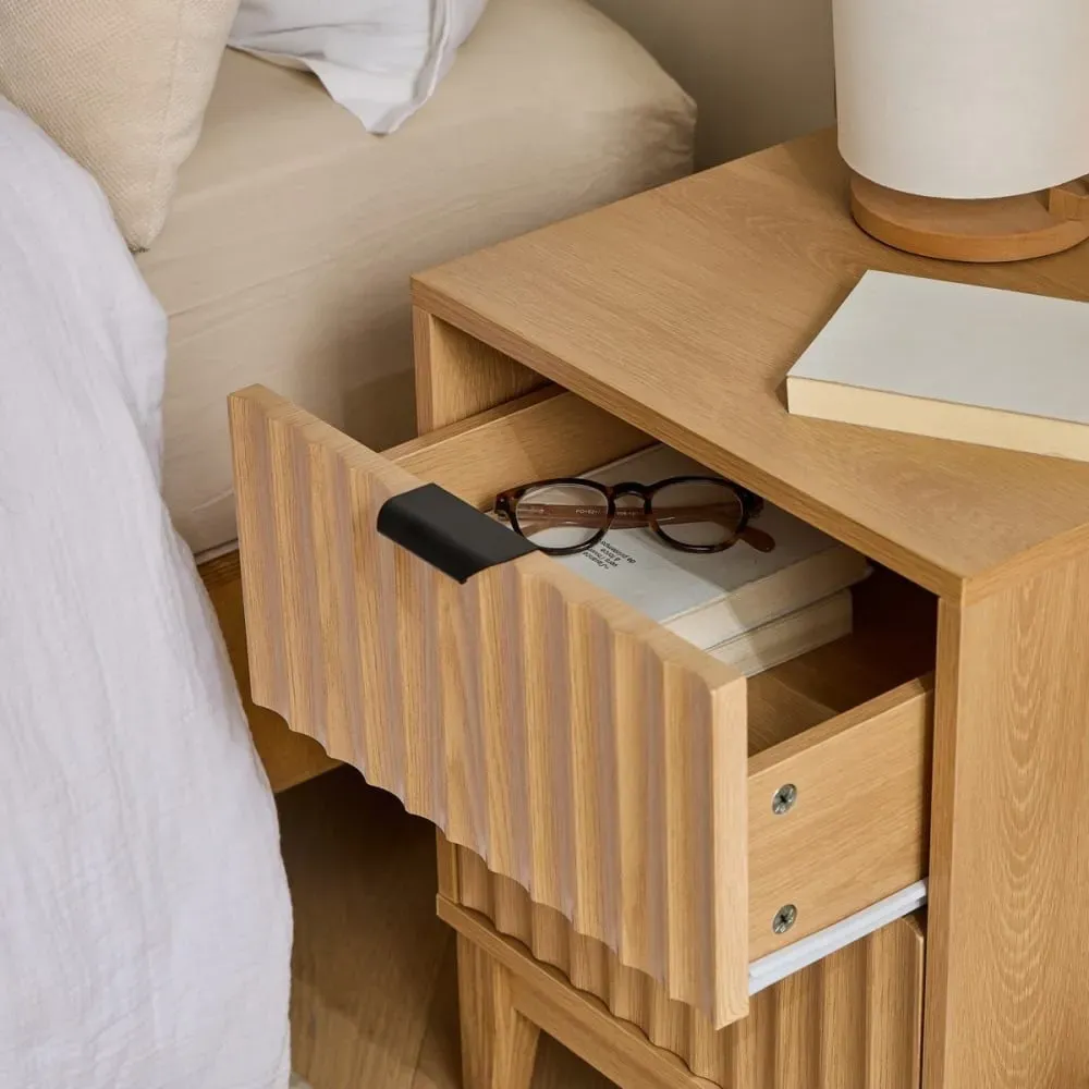 Illustration numéro 3 du produit Table de chevet 2 tiroirs H52 cm - effet bois clair