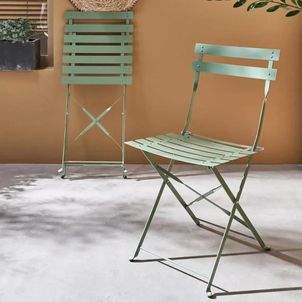 Illustration numéro 3 du produit Lot de 2 chaises de jardin pliables en acier thermolaqué vert de gris