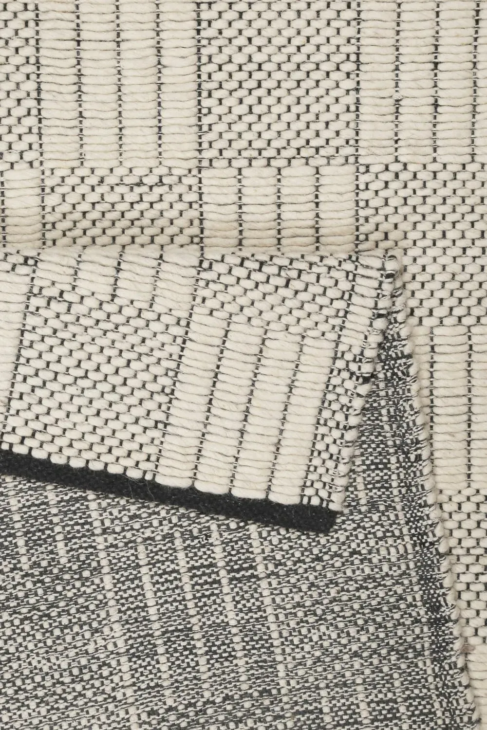 Illustration numéro 3 du produit Tapis tissé main pure laine vierge blanc invoire à motifs 160x230