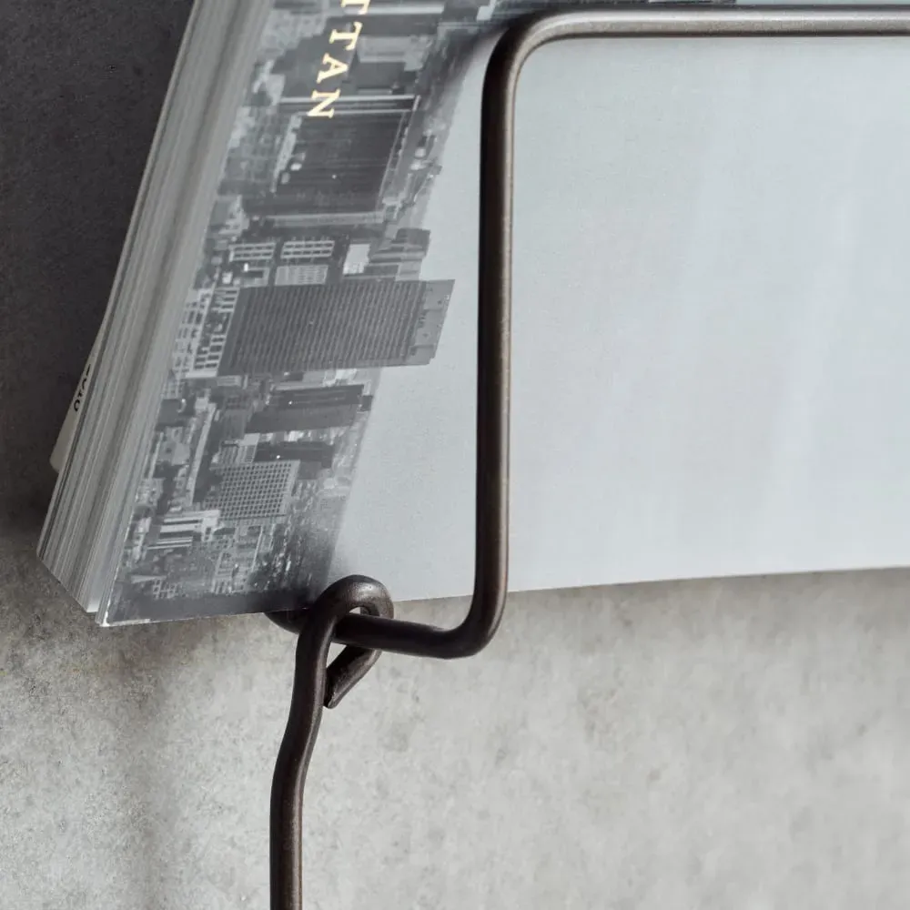 Illustration numéro 3 du produit Porte-revue en métal marron