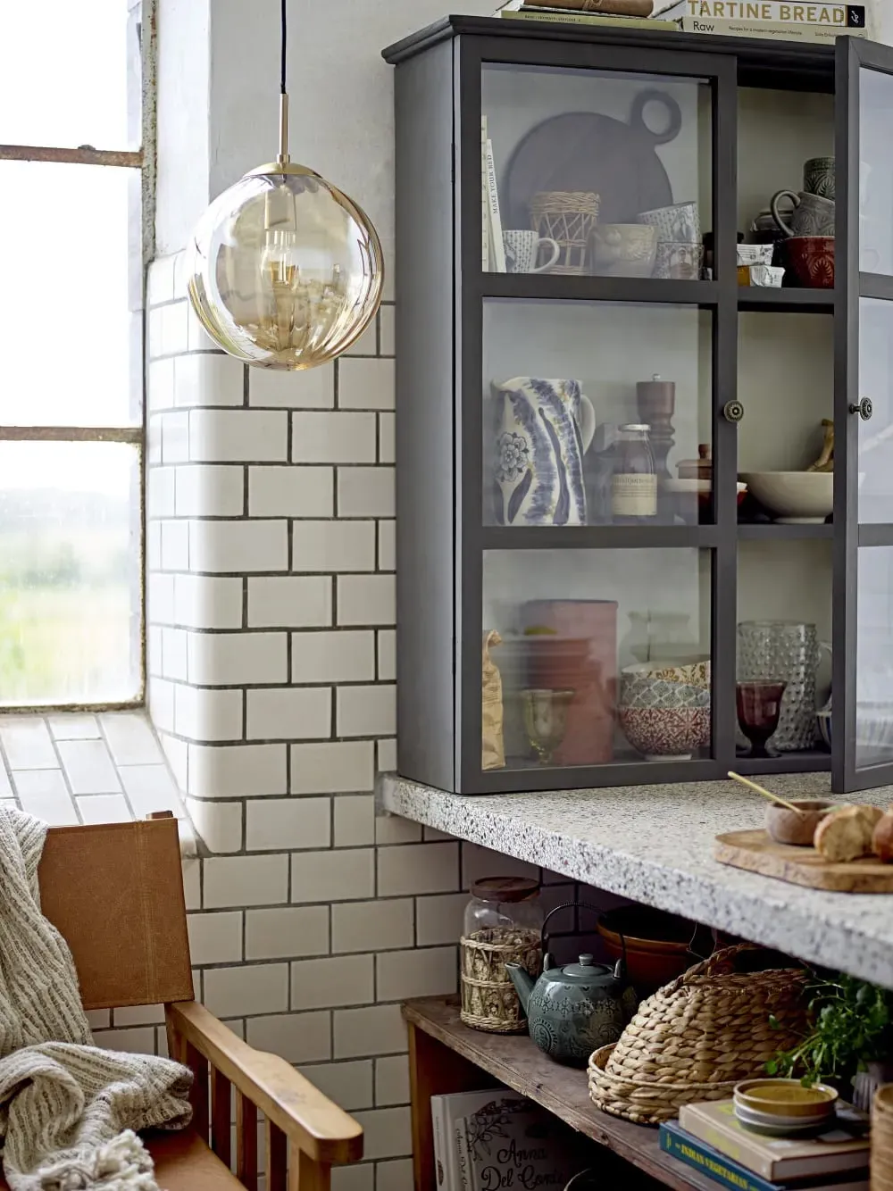 Illustration numéro 3 du produit Verre à vin en verre recyclé marron H10